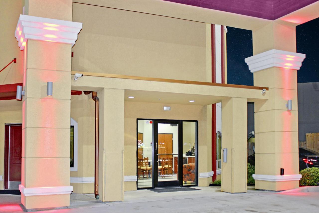 Otel Palacio Royale Nw At Beltway 8 3*